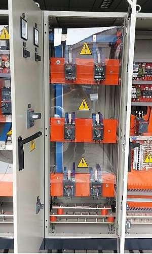 montagem de QGBT montagem de QGBT